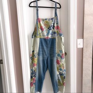 NWT Oversized L Jumpsuit Overalls Denim & Floral